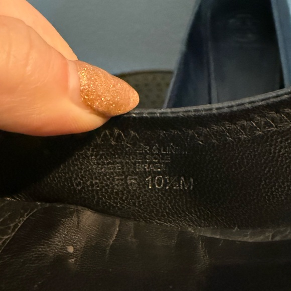 Tory Burch Navy Open Toe Wedges With Gold Emblem - Picture 10 of 13